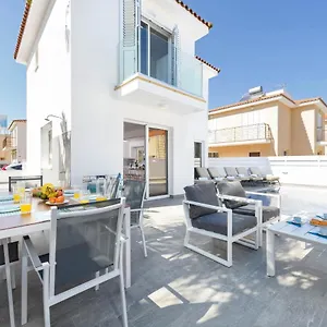  Villa Elaine