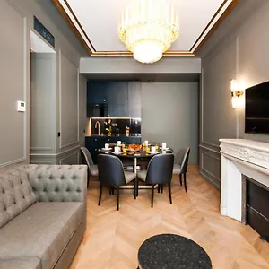 pick-a-flats-champs-elysees-apartments-rue-lincoln-2.fr-paris.fr/