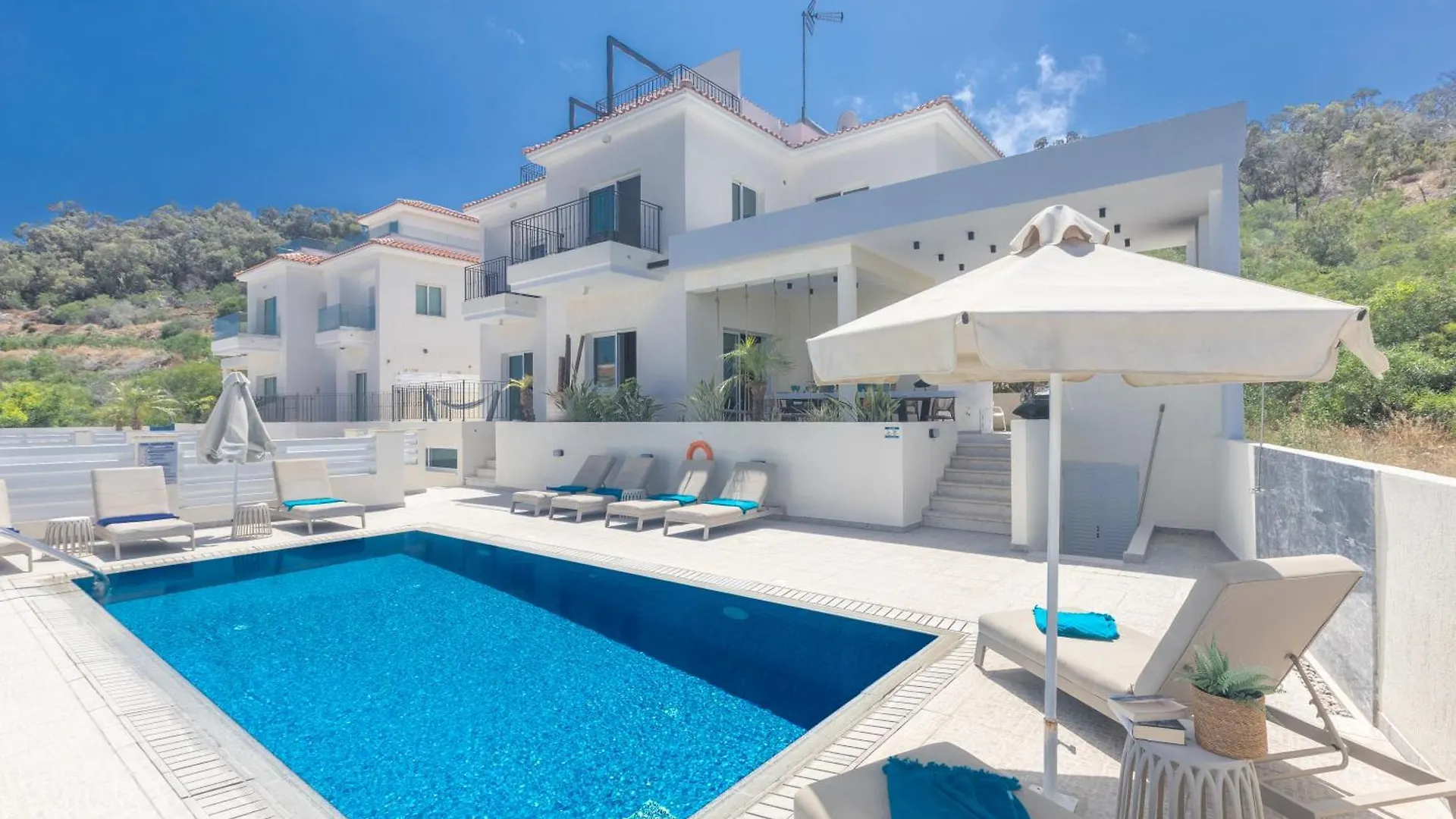 Romeo & Juliet Villa Protaras 0*,